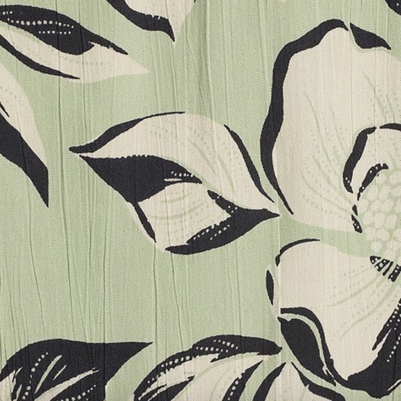 NWT Angie Sleeveless Green / Black V-Neck Floral Triple Tie Top (Size M) - Picture 3 of 6